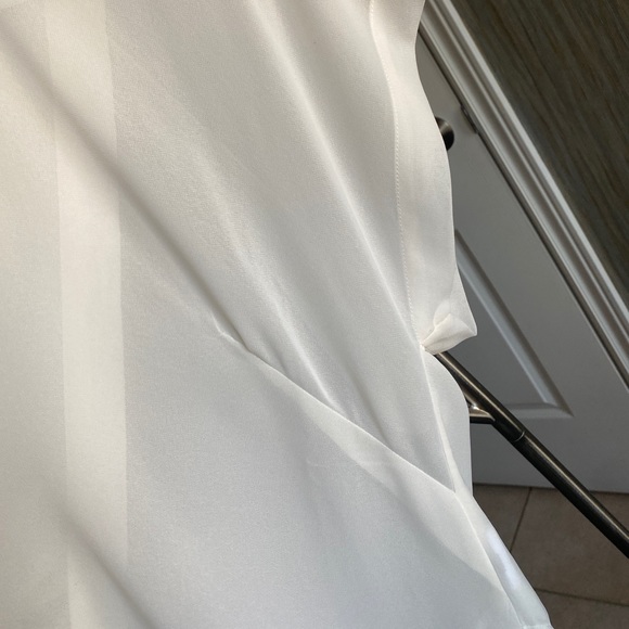 blouse - Picture 3 of 4